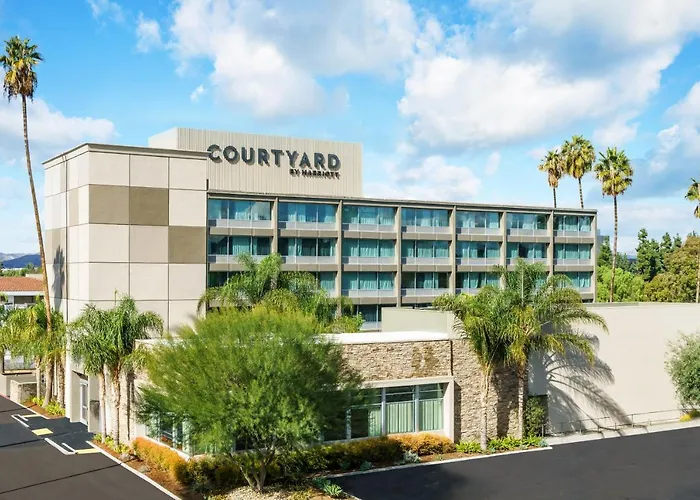 Boutique Courtyard By Marriott Los Angeles Woodland Hills